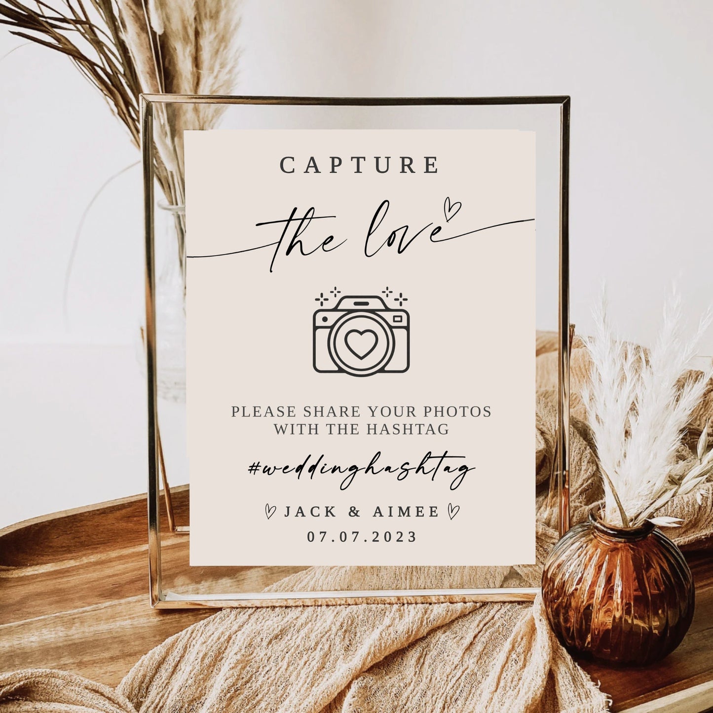 Wedding Photo Sign l Capture the Love Sign l Minimalist Wedding Hashtag Sign l Wedding Social Media Hashtag Sign l Instagram Wedding Sign